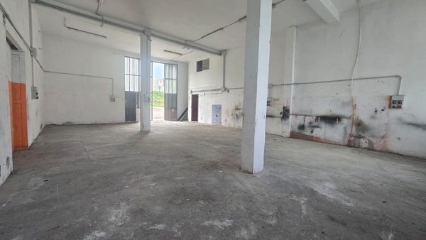 Locale Commerciale/Industriale