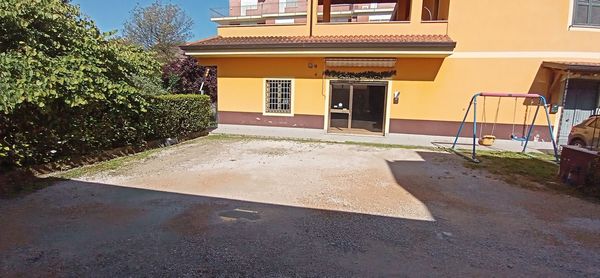 Locale Commerciale/Industriale